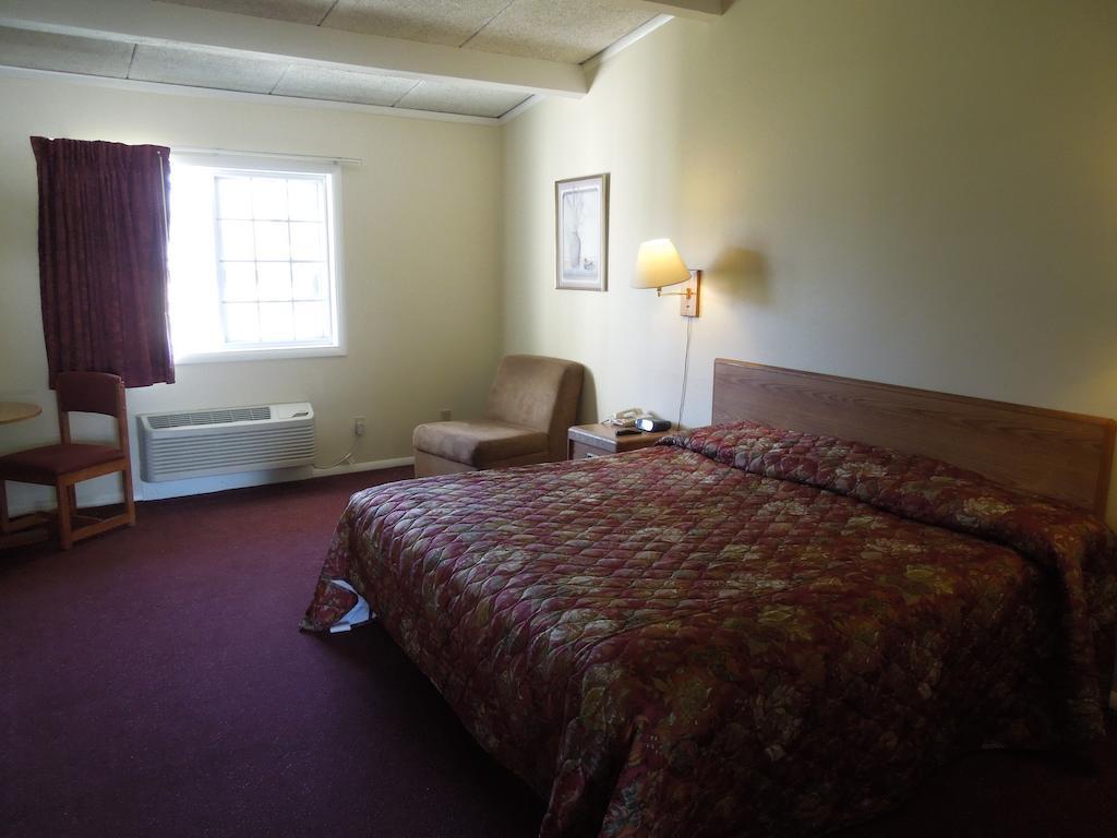 Red Carpet Inn Syracuse Airport North Syracuse Exterior photo